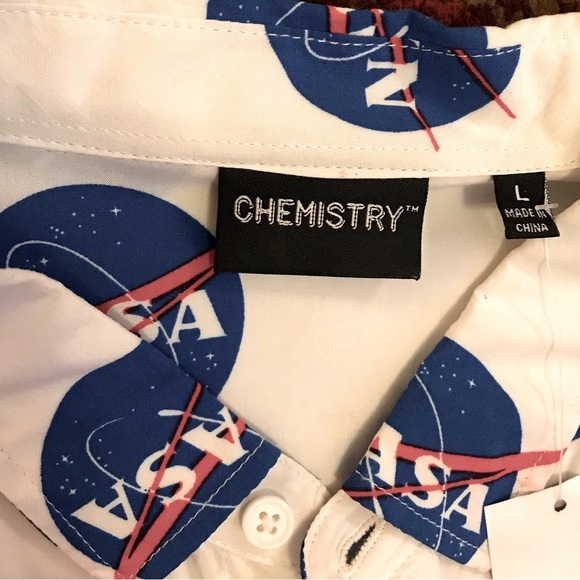 NWT NASA Chemistry white button down shirt LG short sleeve all over print logo - Picture 5 of 9
